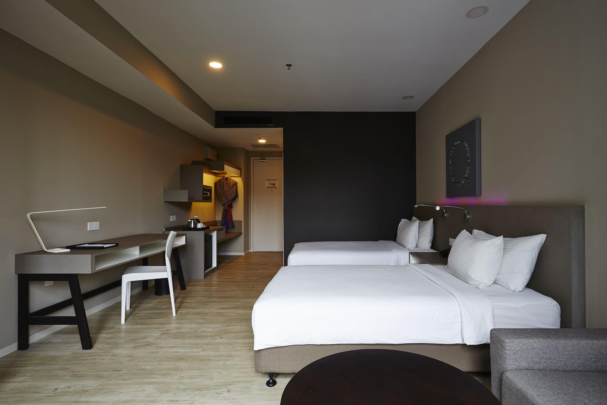 Hotel Qliq Damansara à Petaling Jaya Extérieur photo