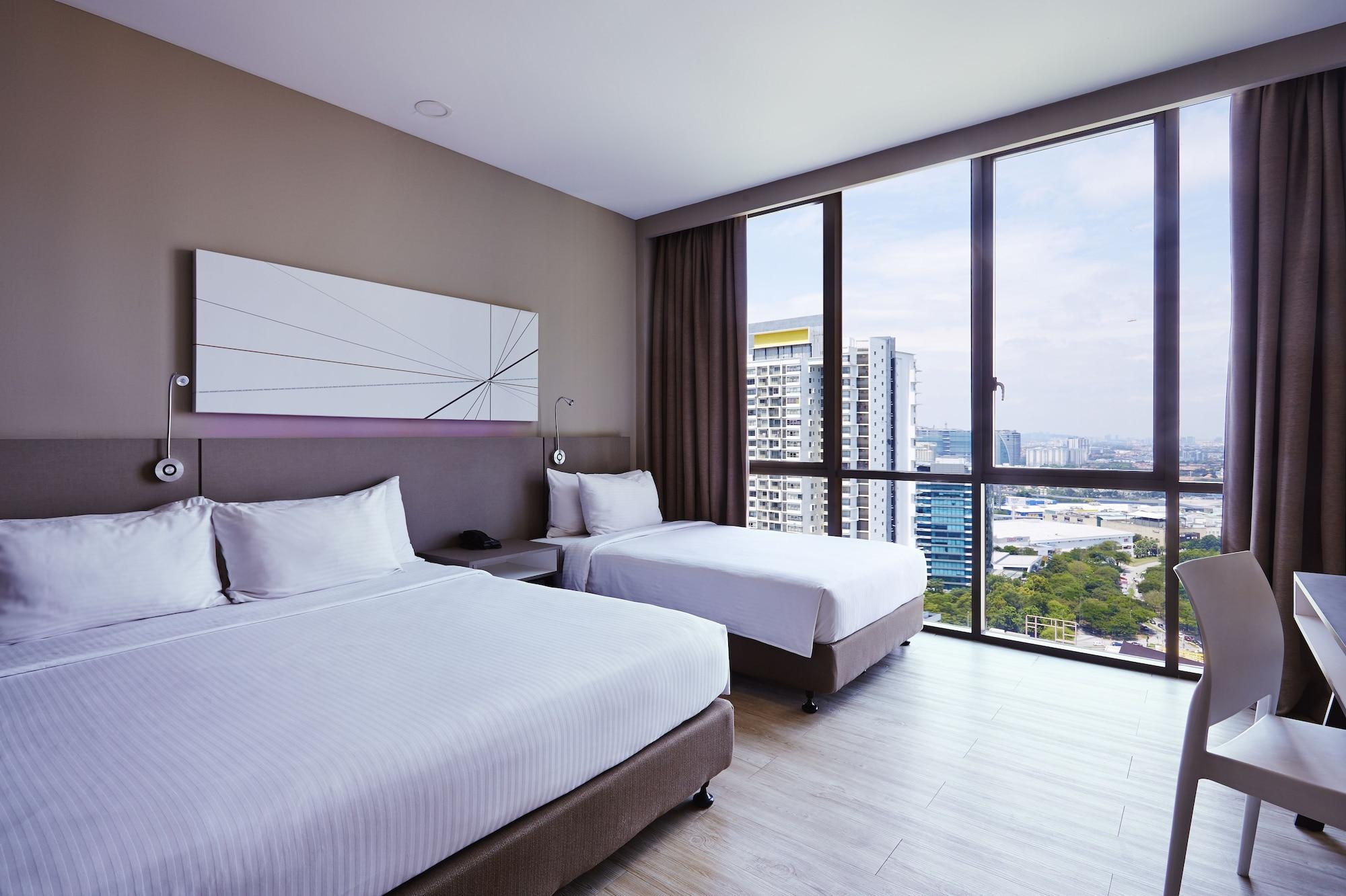 Hotel Qliq Damansara à Petaling Jaya Extérieur photo