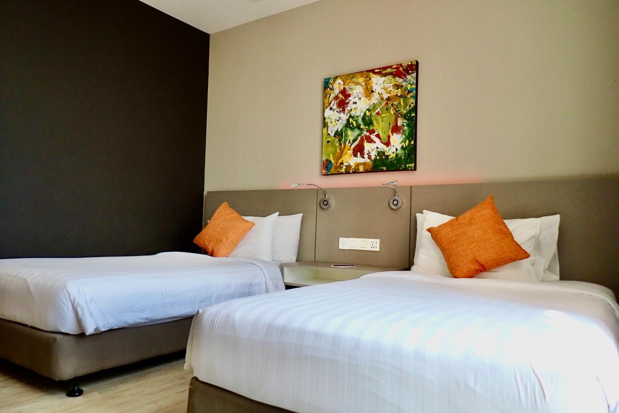 Hotel Qliq Damansara à Petaling Jaya Extérieur photo