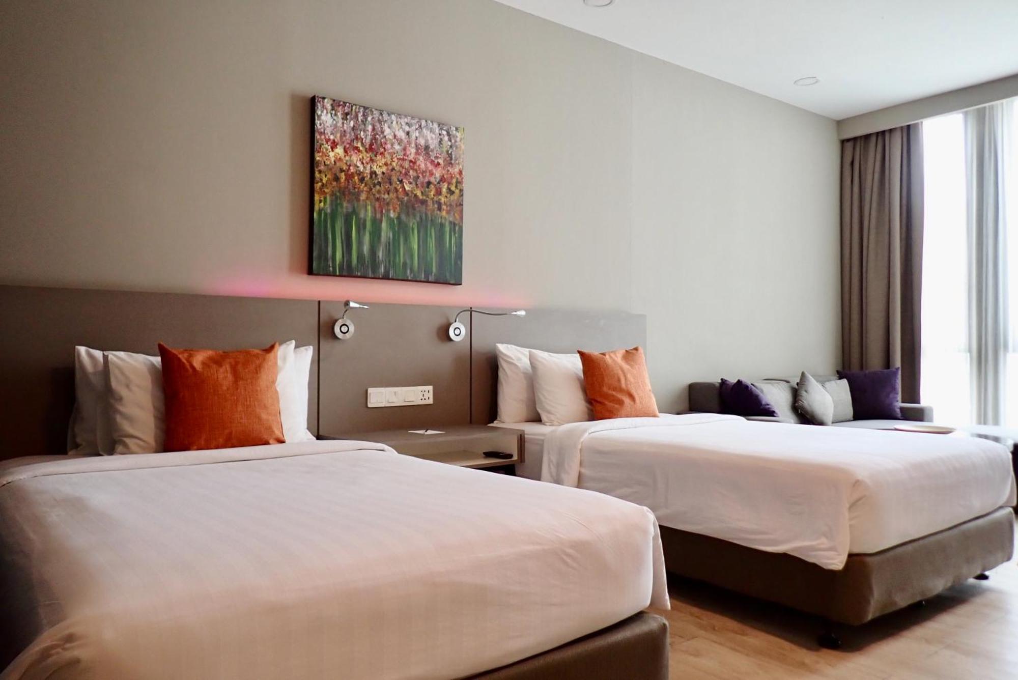 Hotel Qliq Damansara à Petaling Jaya Extérieur photo