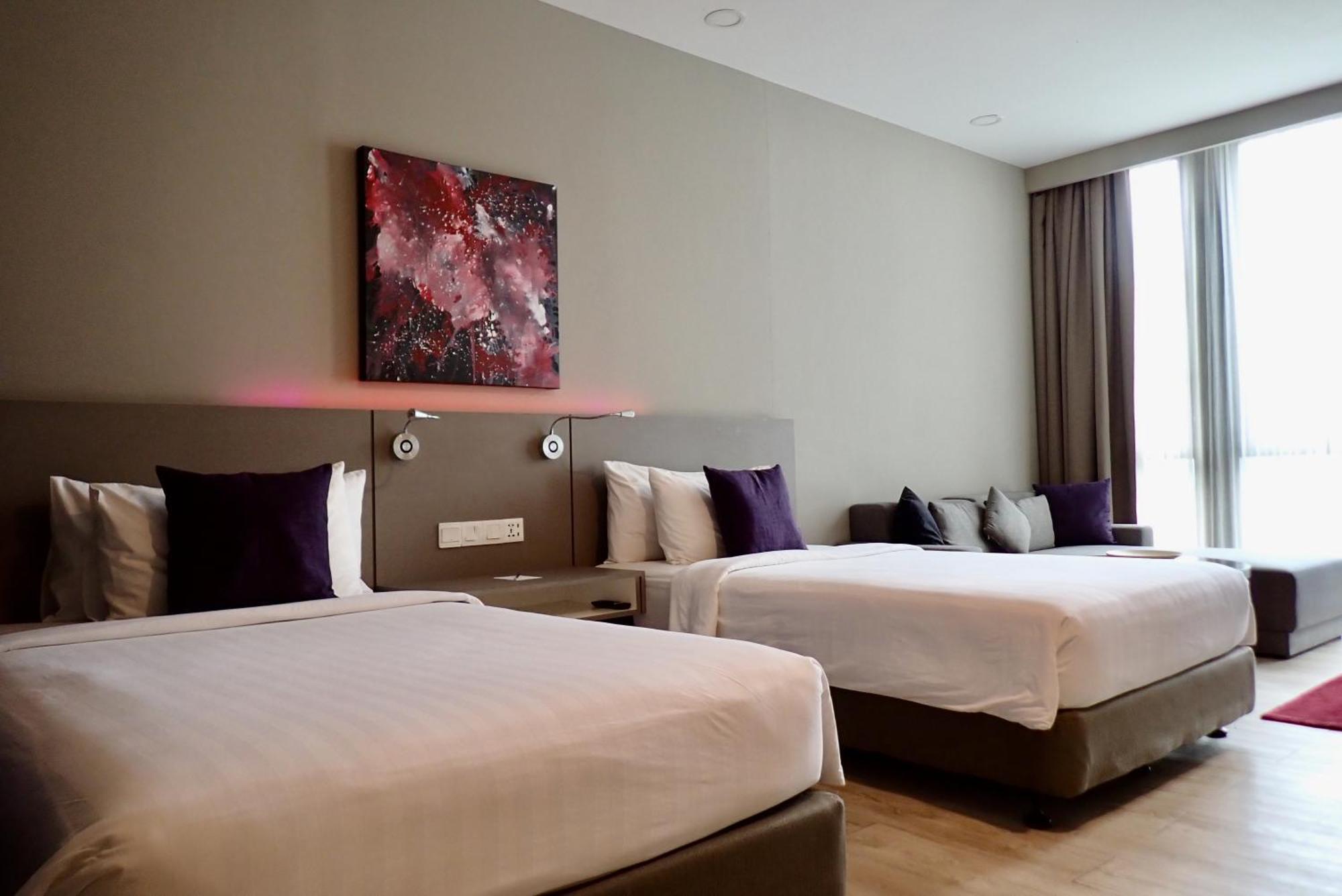 Hotel Qliq Damansara à Petaling Jaya Extérieur photo