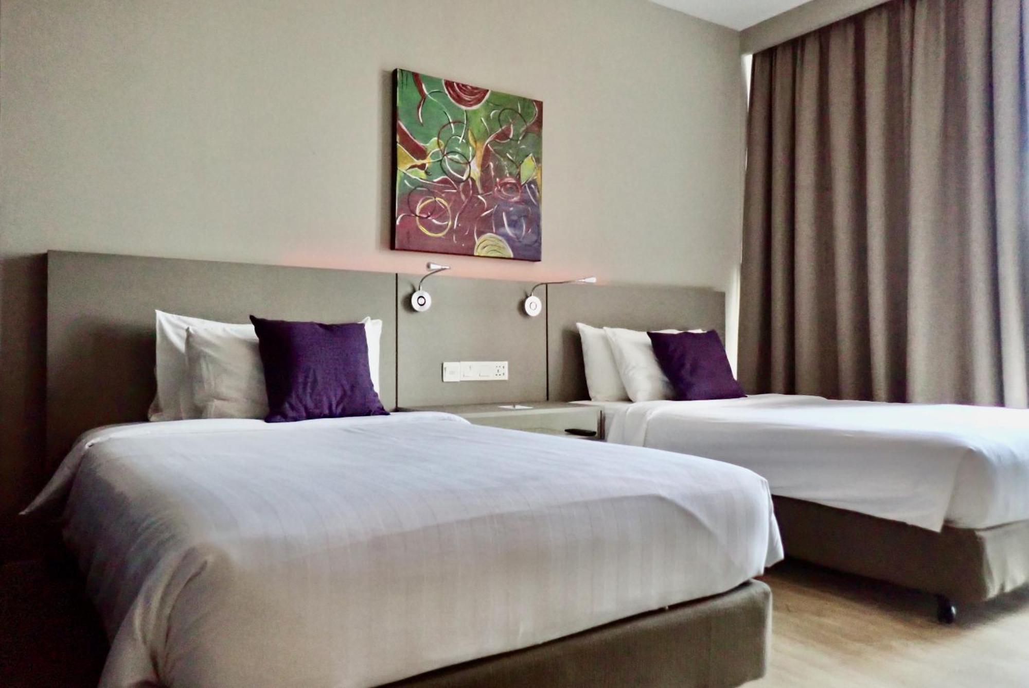 Hotel Qliq Damansara à Petaling Jaya Extérieur photo