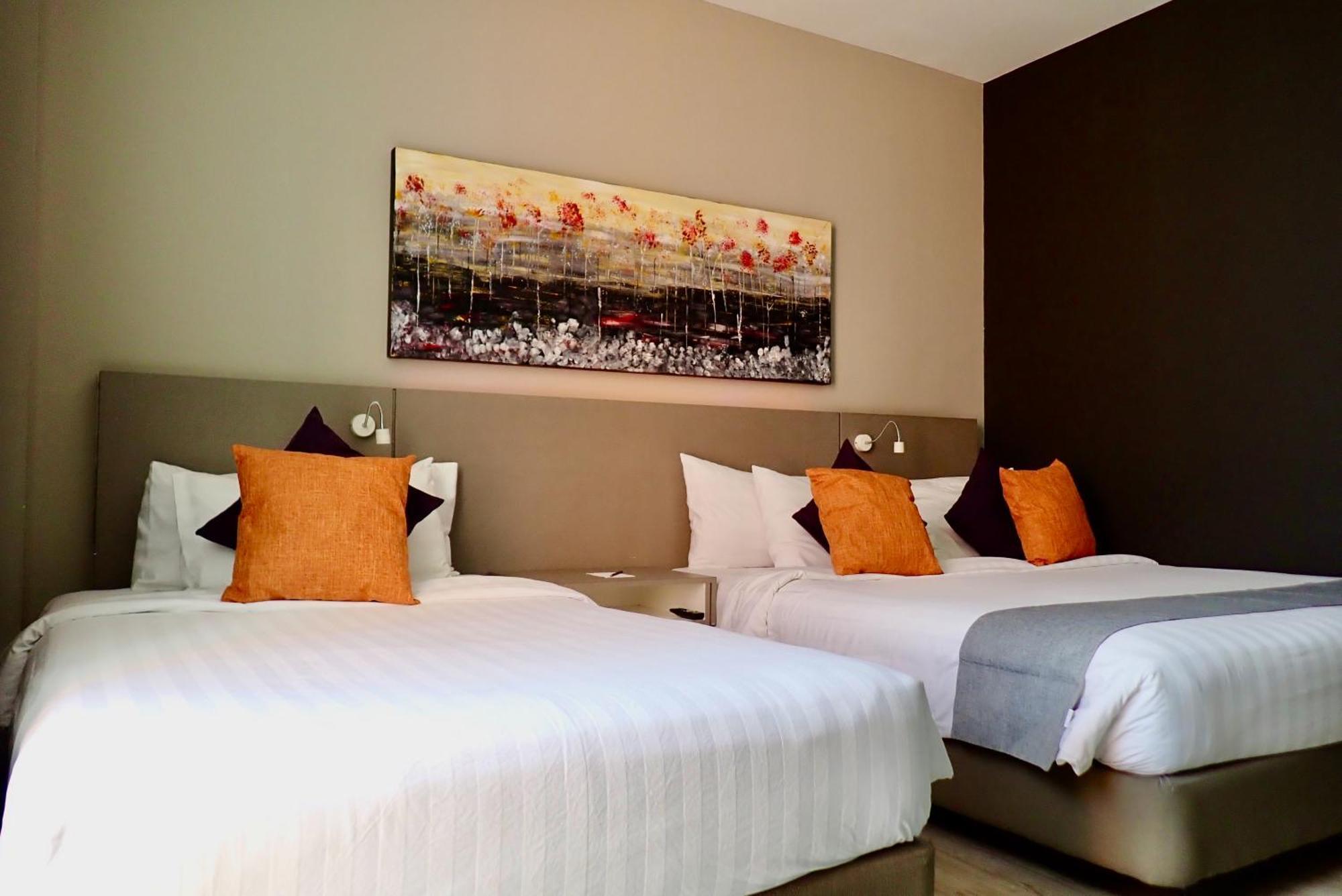 Hotel Qliq Damansara à Petaling Jaya Extérieur photo