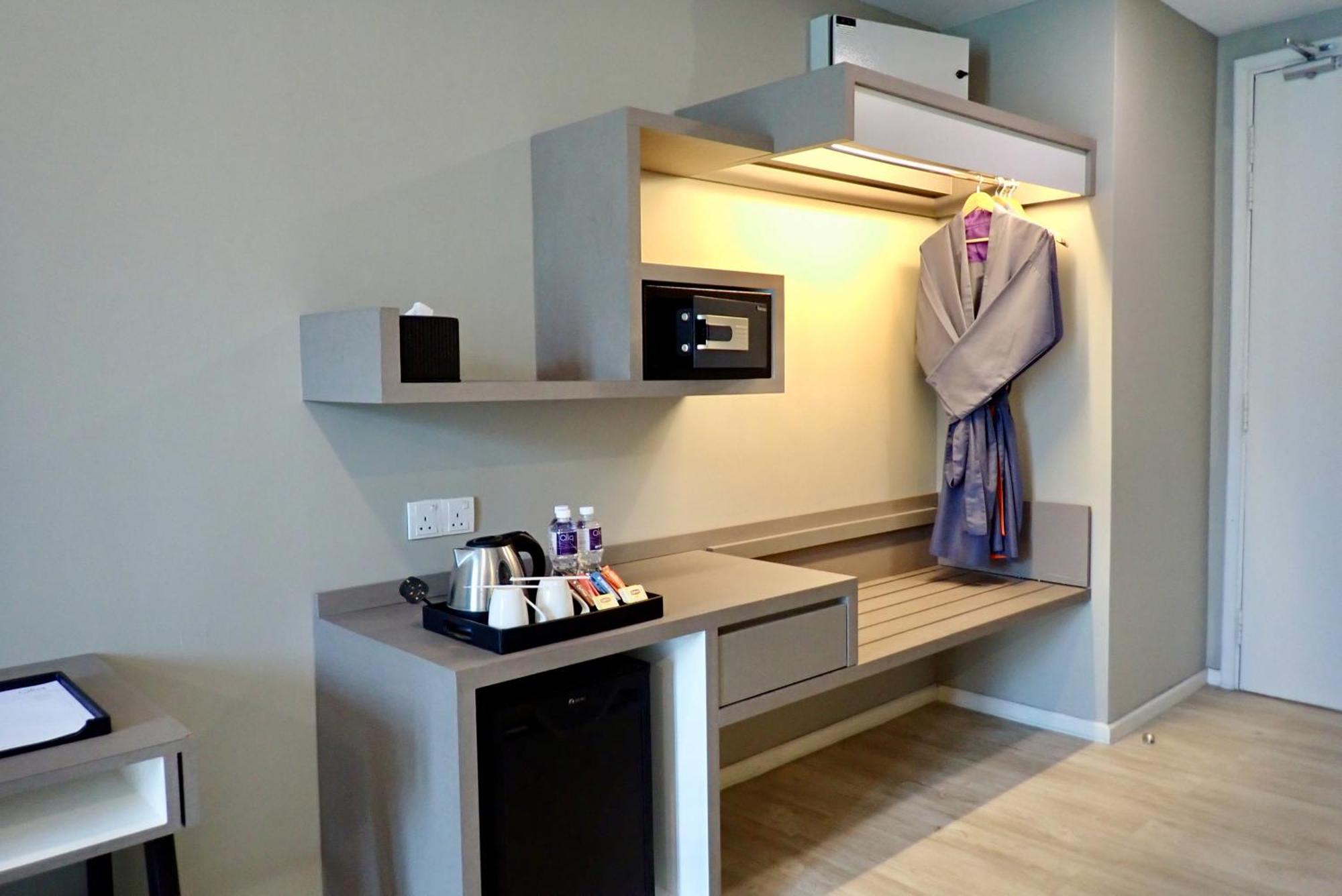 Hotel Qliq Damansara à Petaling Jaya Extérieur photo