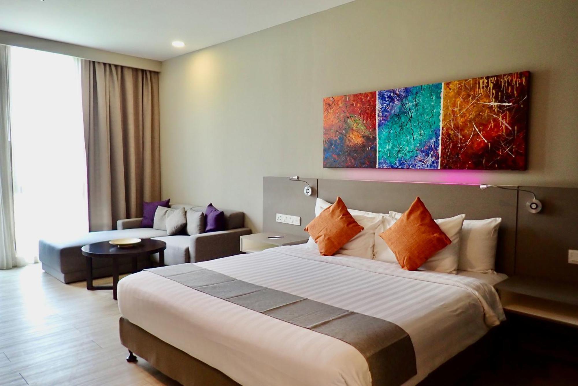 Hotel Qliq Damansara à Petaling Jaya Extérieur photo