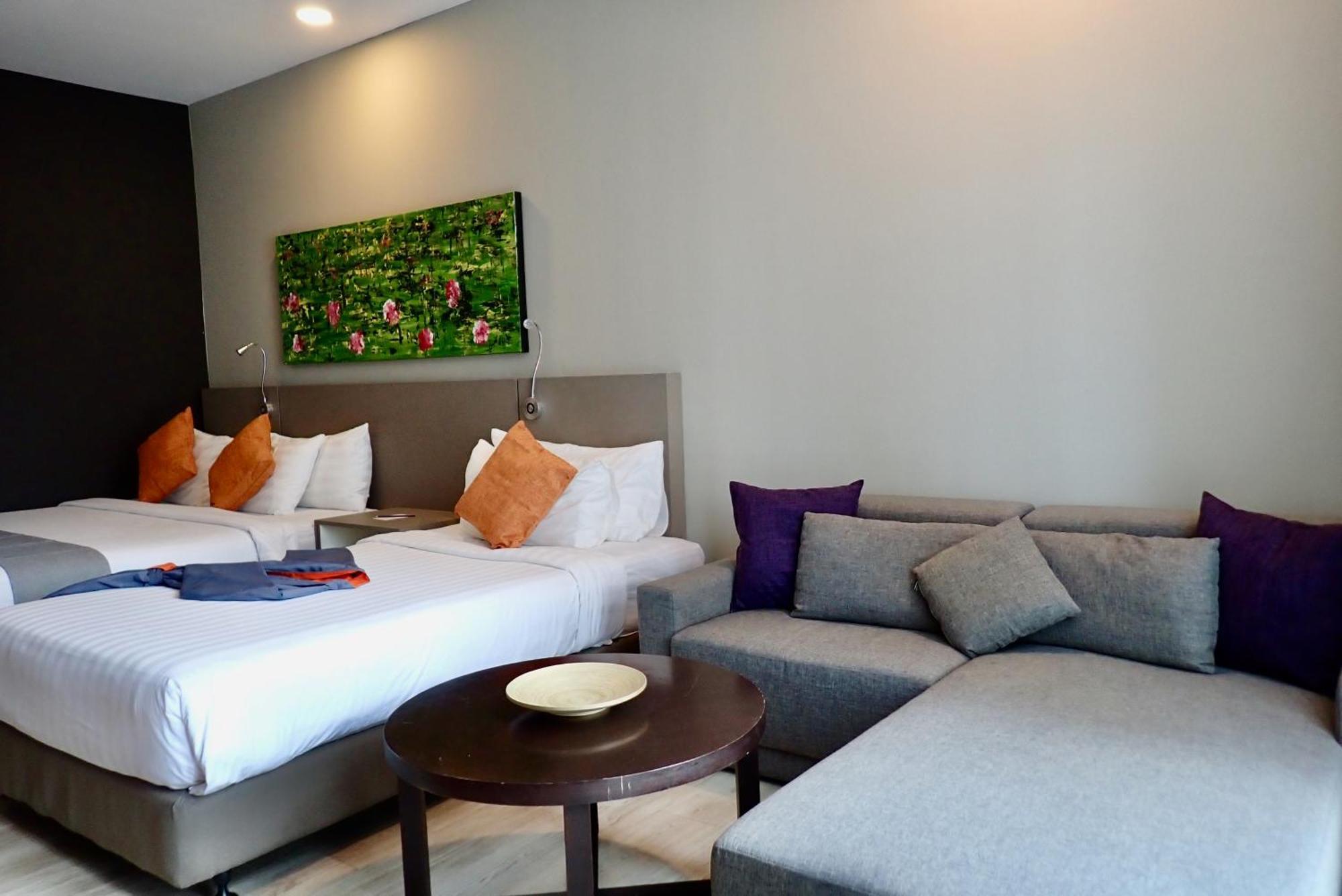 Hotel Qliq Damansara à Petaling Jaya Extérieur photo