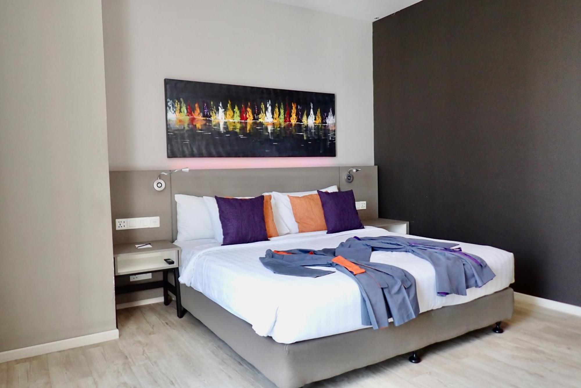 Hotel Qliq Damansara à Petaling Jaya Extérieur photo