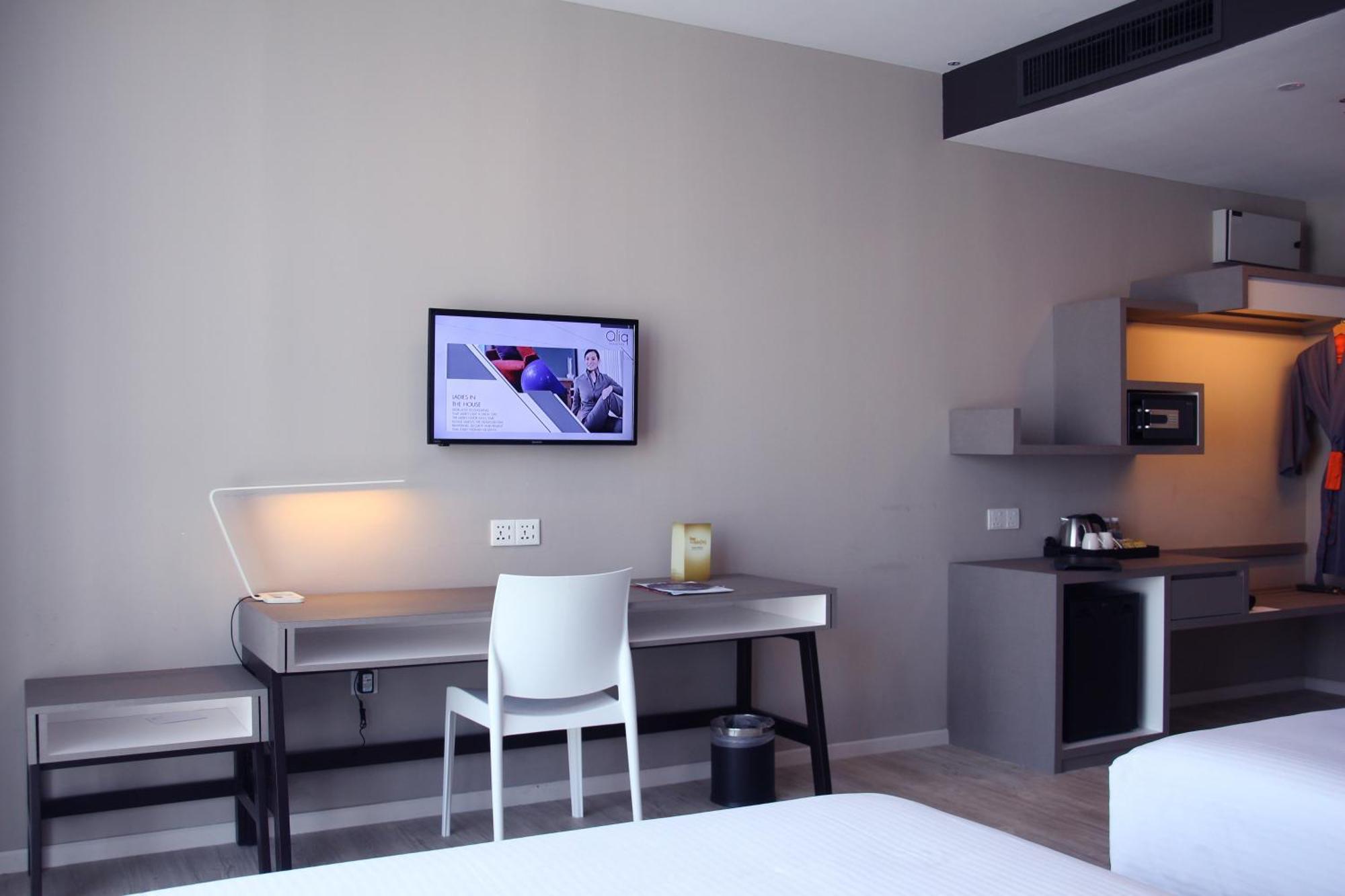 Hotel Qliq Damansara à Petaling Jaya Extérieur photo