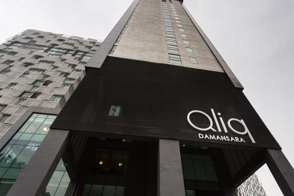 Hotel Qliq Damansara à Petaling Jaya Extérieur photo