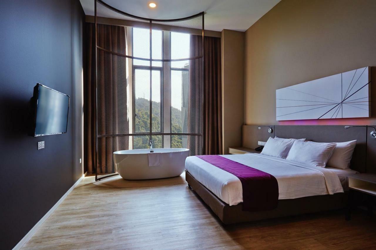 Hotel Qliq Damansara à Petaling Jaya Extérieur photo